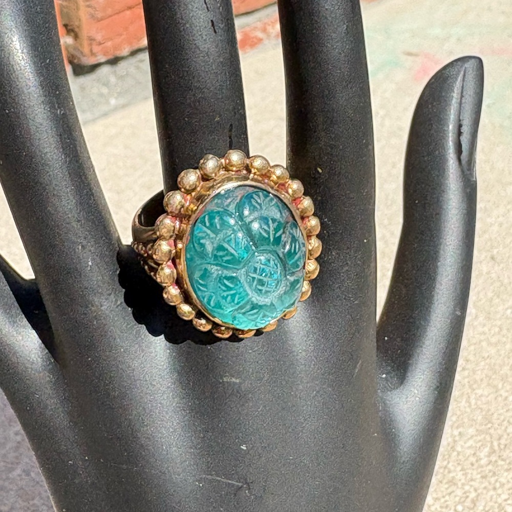 Stephen Dweck carved crystal Statement Ring - Picture 2 of 7
